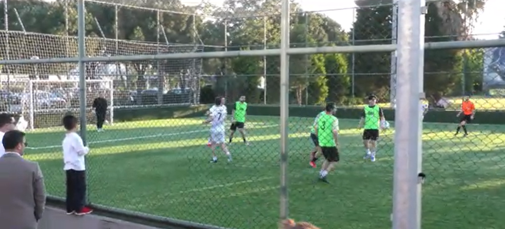 Şirketler futbol turnuvasında nefes kesen maç