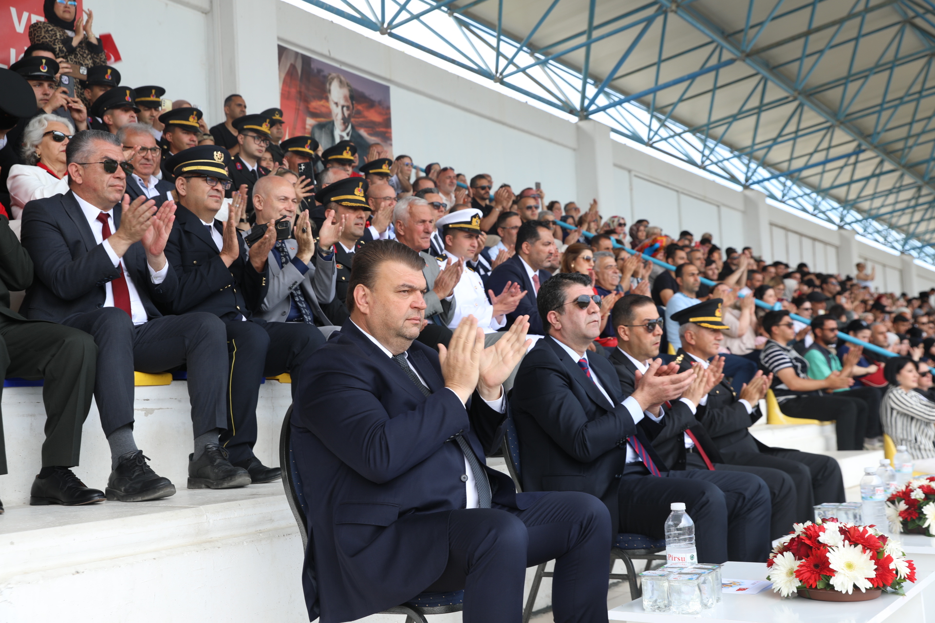 Seferihisar'da 19 Mayıs Coşkusu Stadyumdan Taştı 
