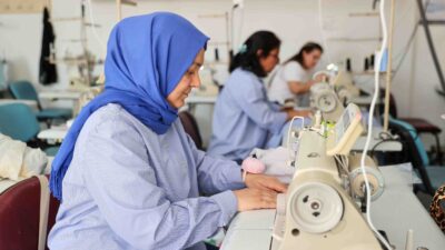 Buca Belediyesi kadın emeğine destek veriyor! Dikiş kurslarıyla kadınlar üretime