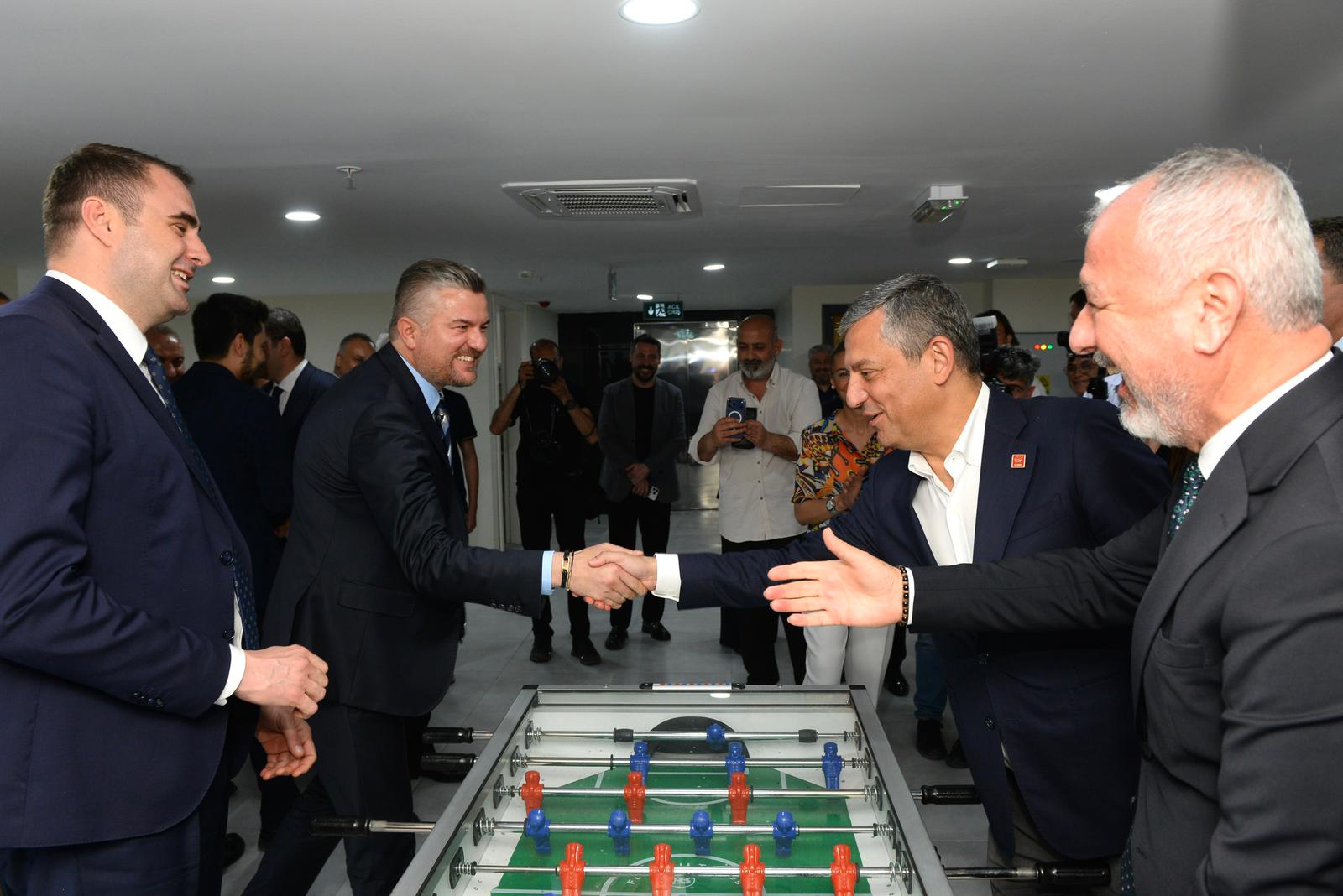Buca Vizyon Projeleri Açıldı: Özgür Özel Bombayı Patlattı