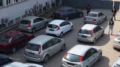 Bursa'da çalıntı ve hacizli araçların şasi numarasını değiştirerek piyasaya süren
