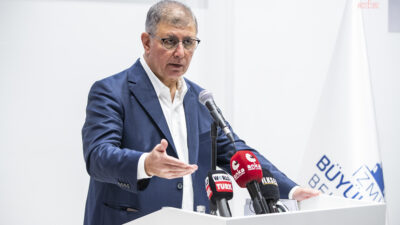 Cemil Tugay İzmir Bayraklı'da okul üzerinden AK Parti'ye yüklendi.