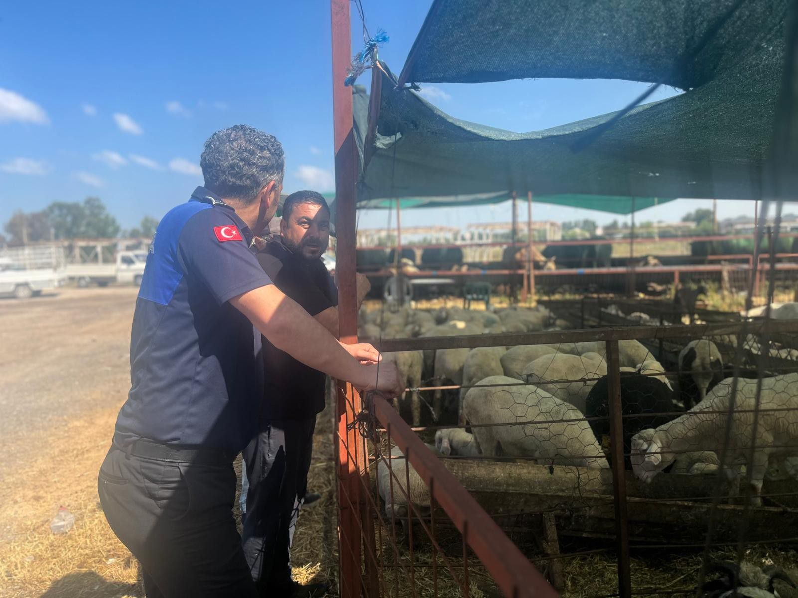 Çiğli Belediyesi, vatandaşların Kurban Bayramı'nı huzurlu ve hijyenik bir ortamda