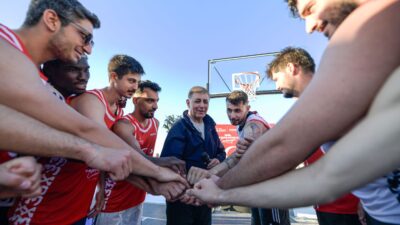 Gündoğdu Meydanı'ndaki 3X3 Basketbol Gençlik Kupası'nda şampiyonluğu 40 bin TL