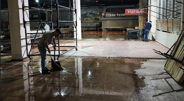 Çiğli Belediyesi, Kurban Bayramı öncesinde ilçe genelinde gece geç saatlere