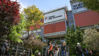 Cumhurbaşkanı Erdoğan, İstanbul Bilgi Üniversitesi'nin faaliyet iznini kaldıran kararı Resmi