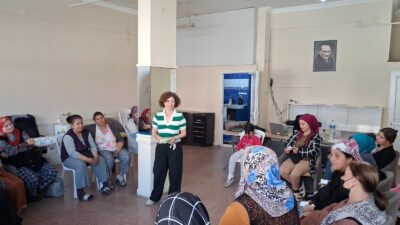 İzmir Büyükşehir Belediyesi'nin kadın sağlığı seminerleri 30 ilçeye yayılarak 210