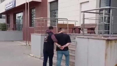 İzmir'de 185 polisin katılımıyla düzenlenen şafak operasyonunda, aranan 157 şüpheli