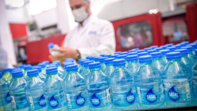 İzmir Şaşal Su fabrikası aylık 4 milyon şişe üretime ulaşarak