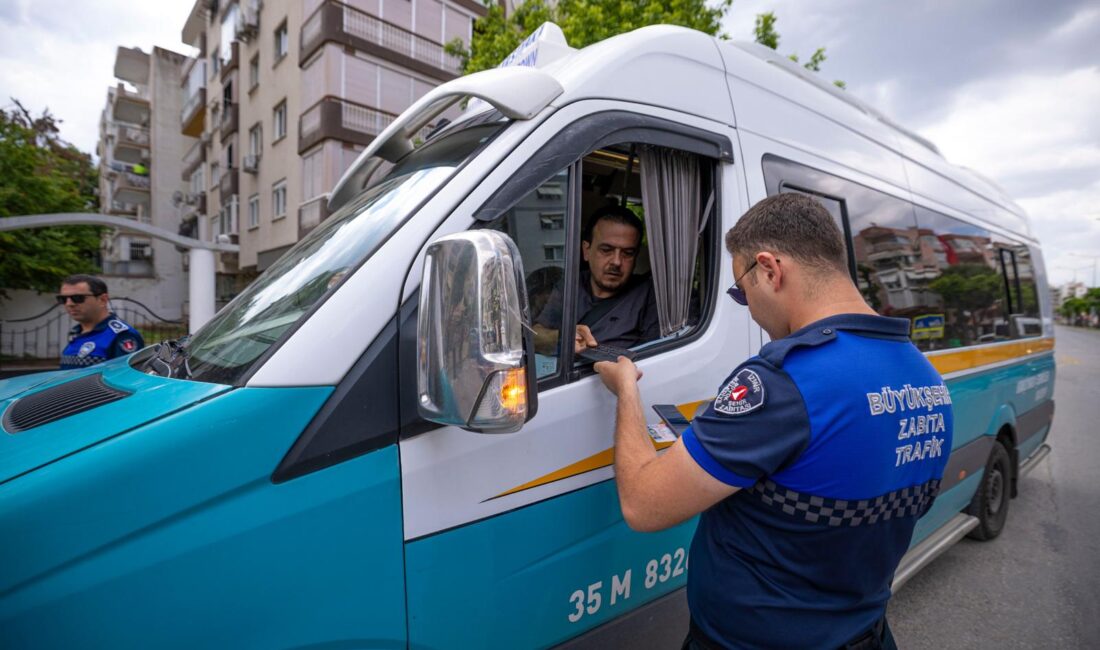 İzmir zabıtası bayram öncesi taksi ve minibüsleri denetimden geçiriyor; ihlallere
