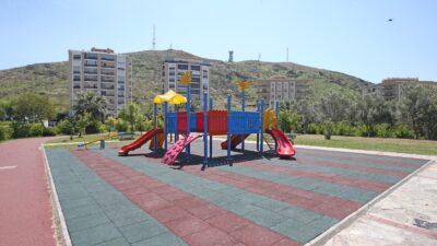 İzmir Karşıyaka Belediyesi sene başından bu yana 31 parkı tamamen