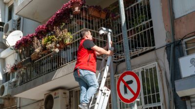 Karşıyaka Belediyesi, çevreyi kirletenleri 40 noktada kurduğu 7/24 kamera sistemi