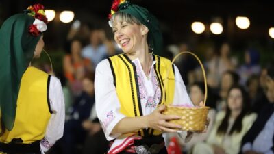 Menderes Mandalina Çiçeği Festivali 21-23 Mayıs'ta 4 ülkenin katılımıyla Özdere