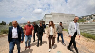 Karşıyaka Belediye Başkanı Yıldız Ünsal, Örnekköy Küçük Sanayi Sitesi’ni ziyaret