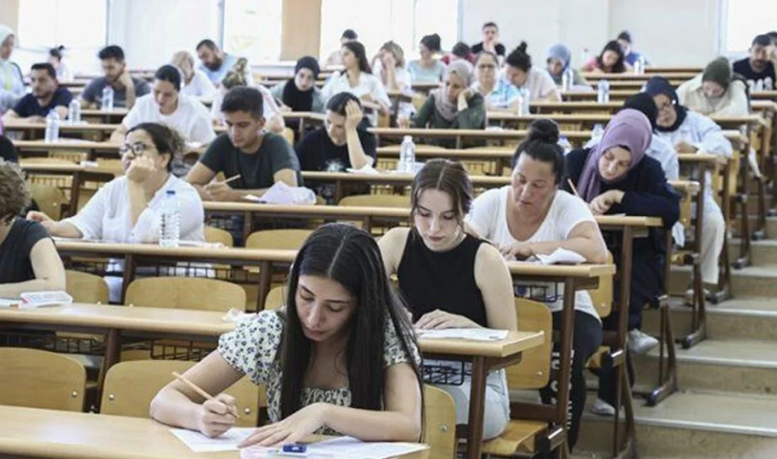 Milyonlarca adayın üniversite hayali için YKS maratonunda geri sayım başladı!