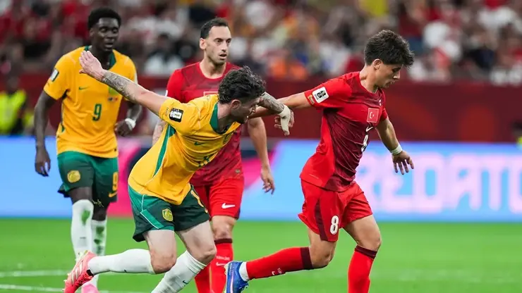 Türkiye Avustralya Maçı Şokla Bitti! Dünya Kupası’na Kâbus Gibi Başlangıç Türkiye, Dünya Kupası'nda Avustralya'ya 2-0 yenildi. Direkten dönen top ve