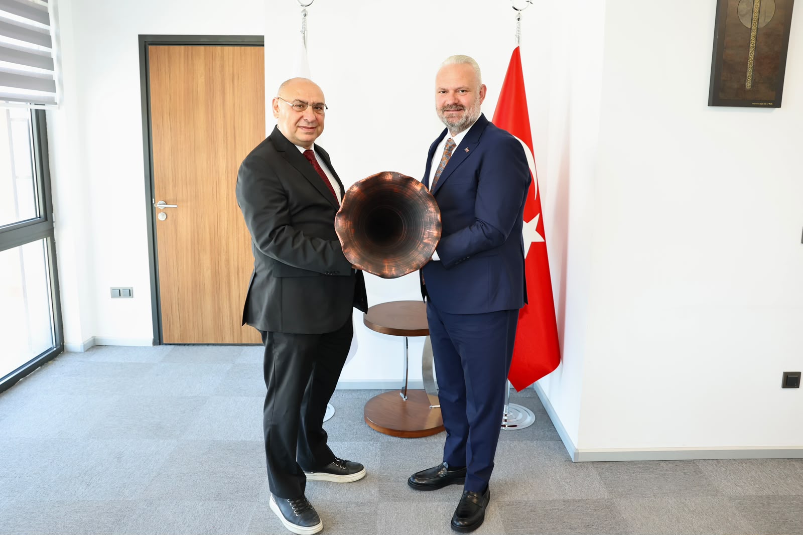 Menemen’de 25 mahalle için doğalgaz süreci hızlanıyor. Başkan Pehlivan'dan önemli