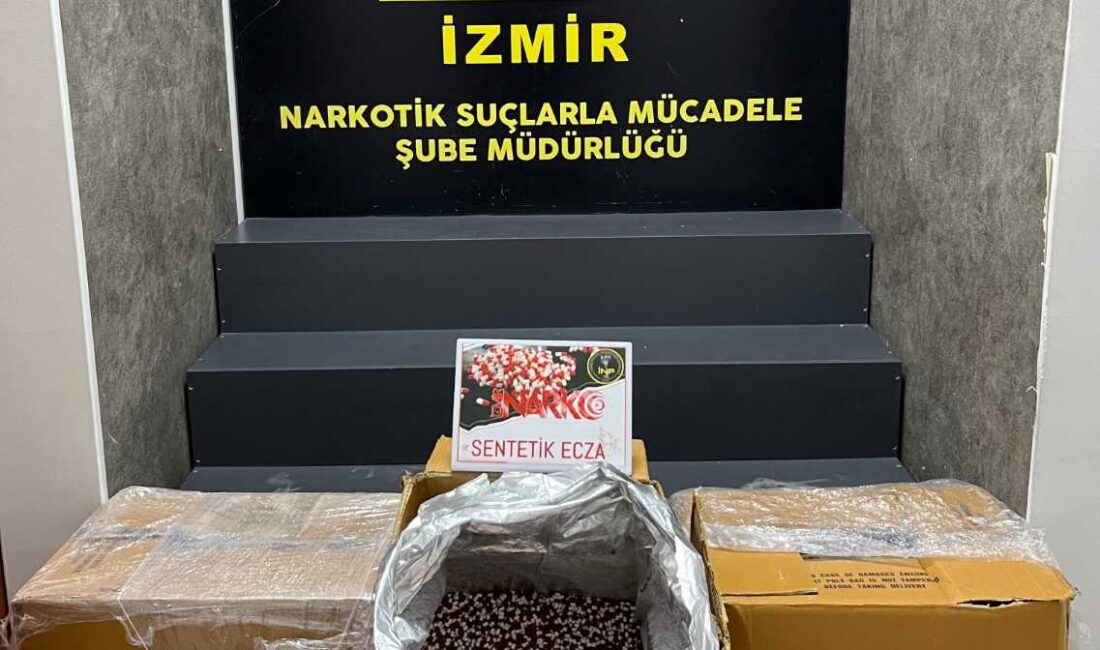 Buca'da düzenlenen operasyonda 300 bin sentetik ecza ele geçirildi. İki