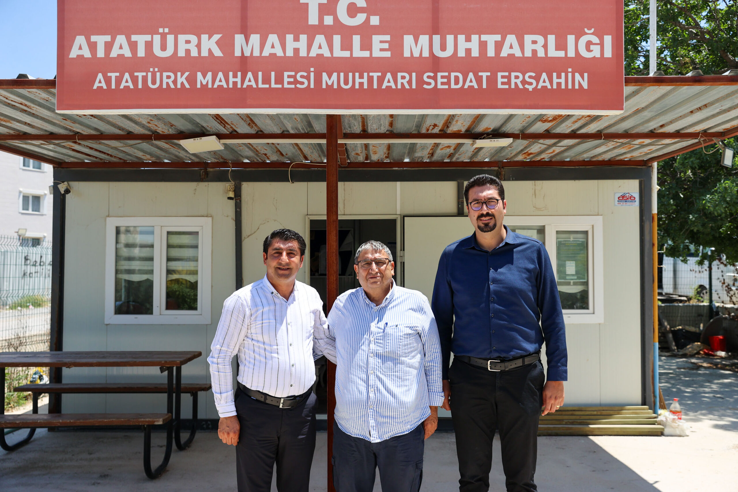 Hüseyin Benzer göreve hızlı başladı. Muhtarlarla sahaya indi, mahallelerin taleplerini