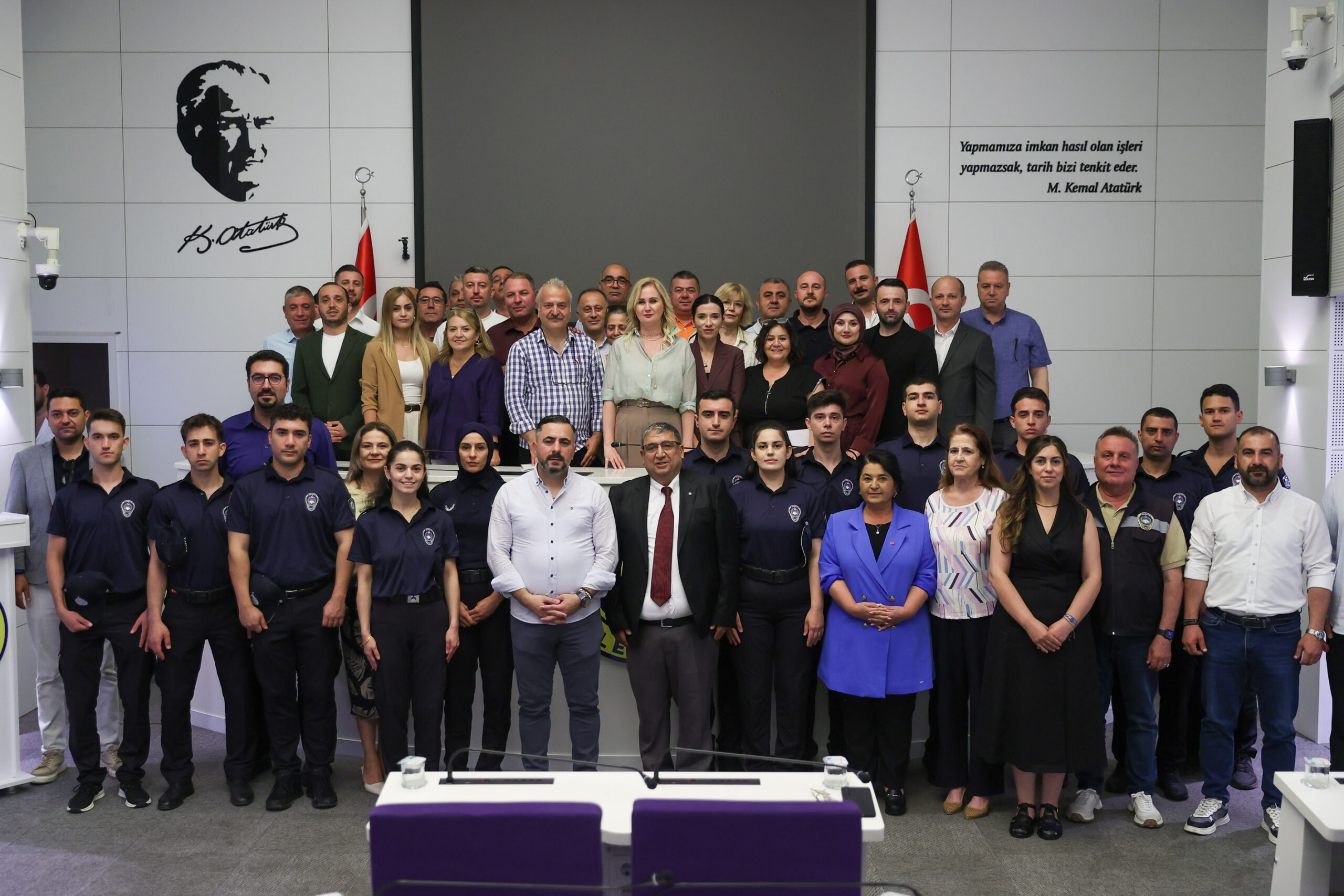 Buca Belediyesi’nde 15 yeni zabıta memuru göreve başladı. Başkan Vekili