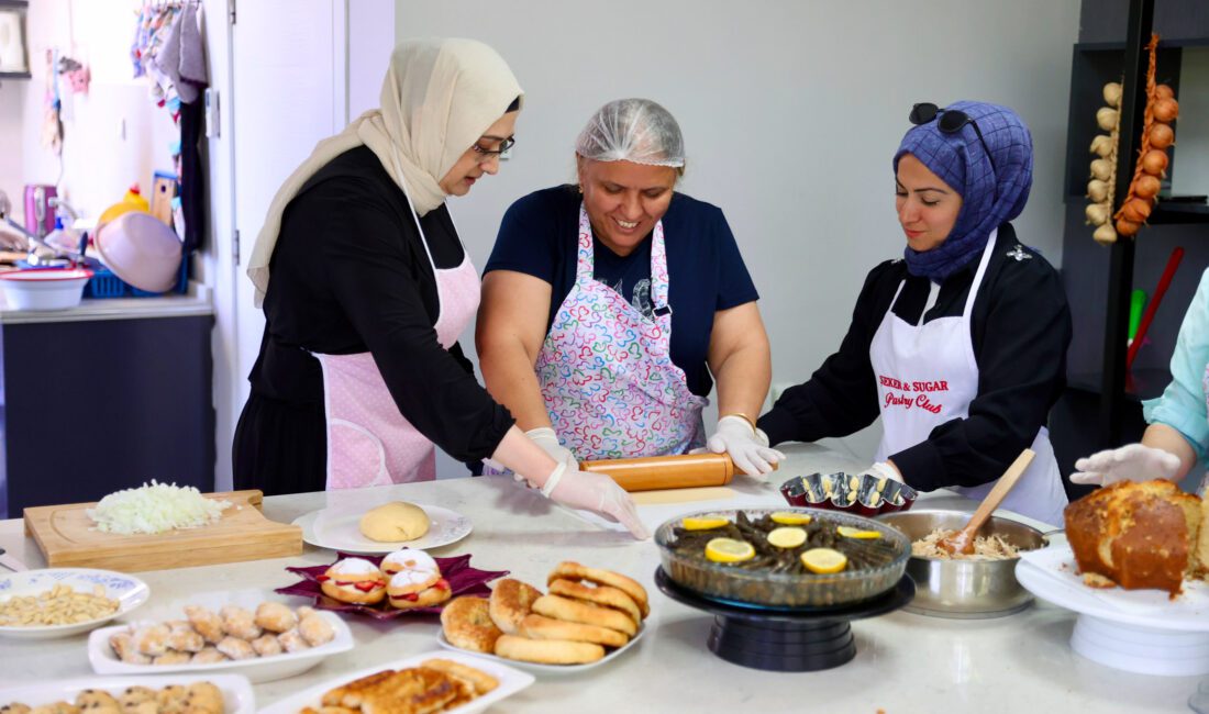 Buca Belediyesi'nin aşçılık ve pastacılık kursları kadınlara meslek kazandırıyor. Yeni