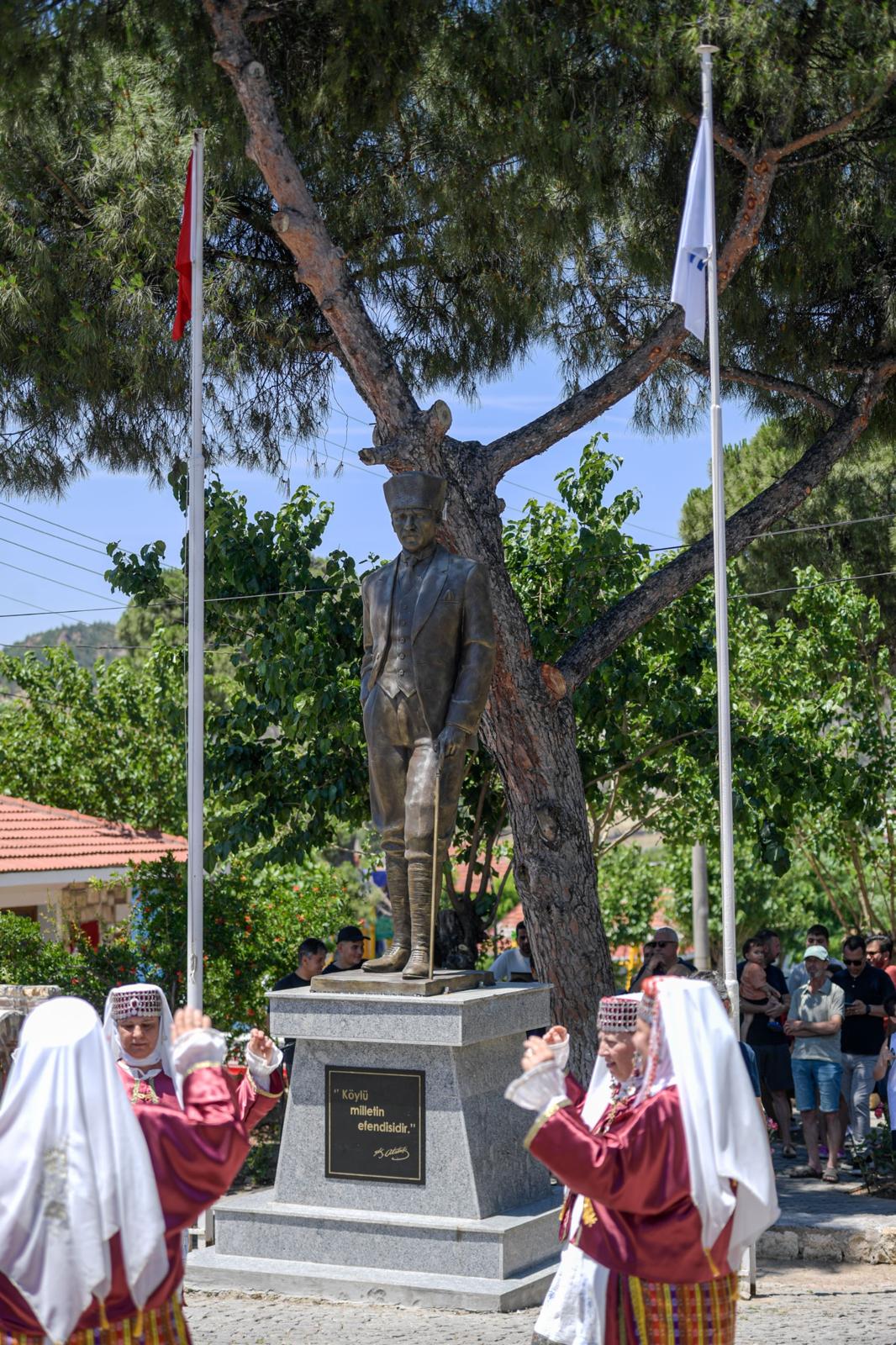 Büyükşehir’den Foça Yeniköy’de anlamlı açılış