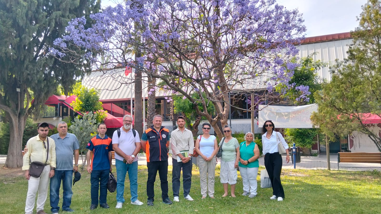 İzmir'de çevre haftasında güçlü mesajlar verildi. Kültürpark'taki etkinliğin detaylarını okuyun.