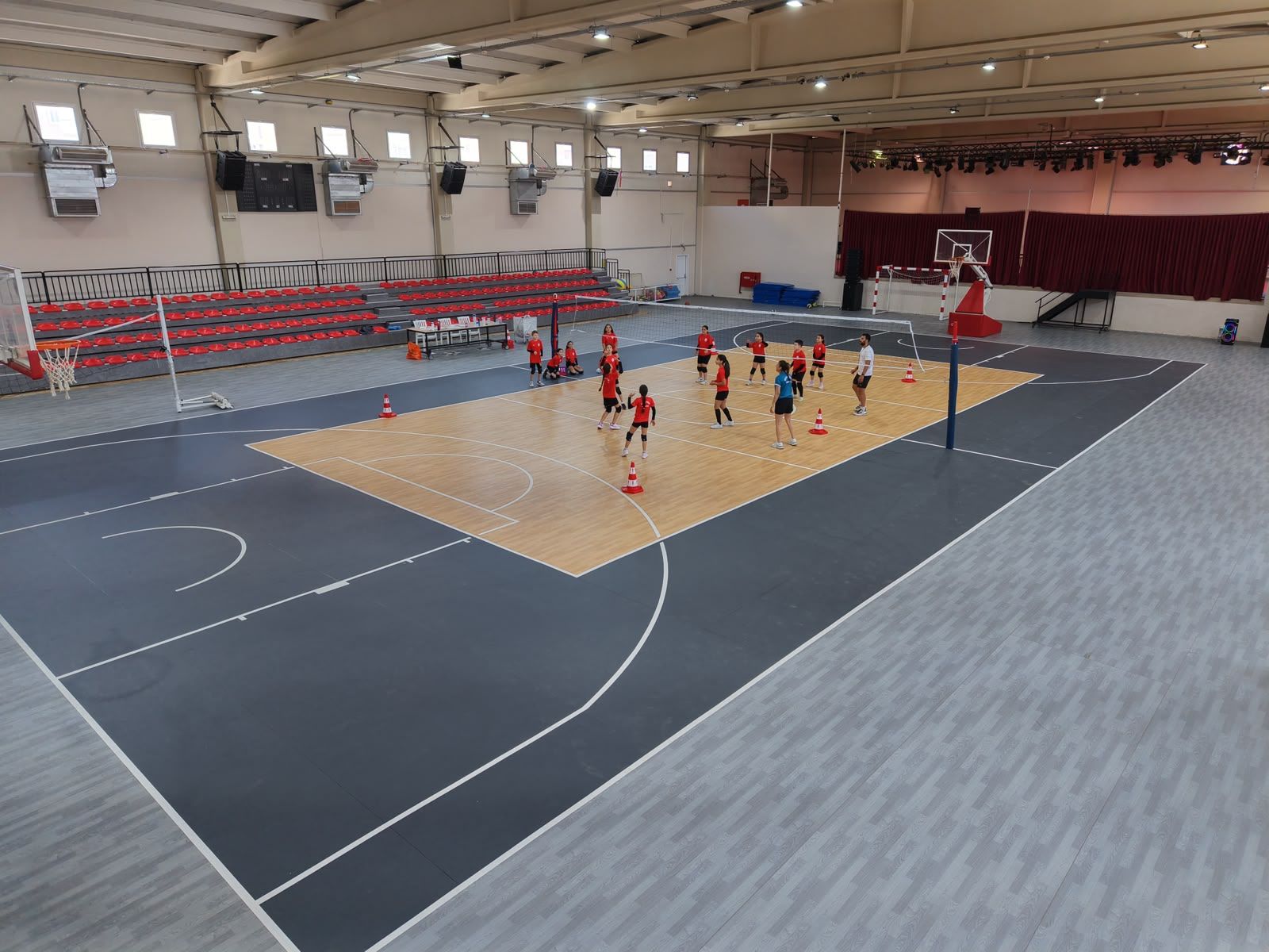 Çiğli Atatürk Spor Salonu