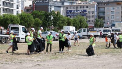 Çiğli’de Dünya Çevre Günü etkinliğinde yüzlerce kişi çevre için buluştu.