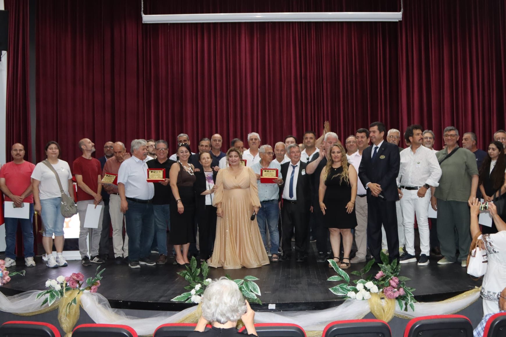 Ege Pusula Vizyon Ödülleri gecesinde Duygu Sağanağı