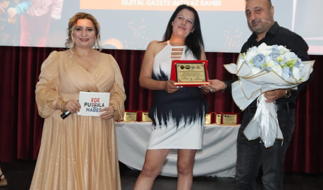 Ege Pusula Vizyon Ödülleri İzmir’i salladı! Şehit babası ve özel