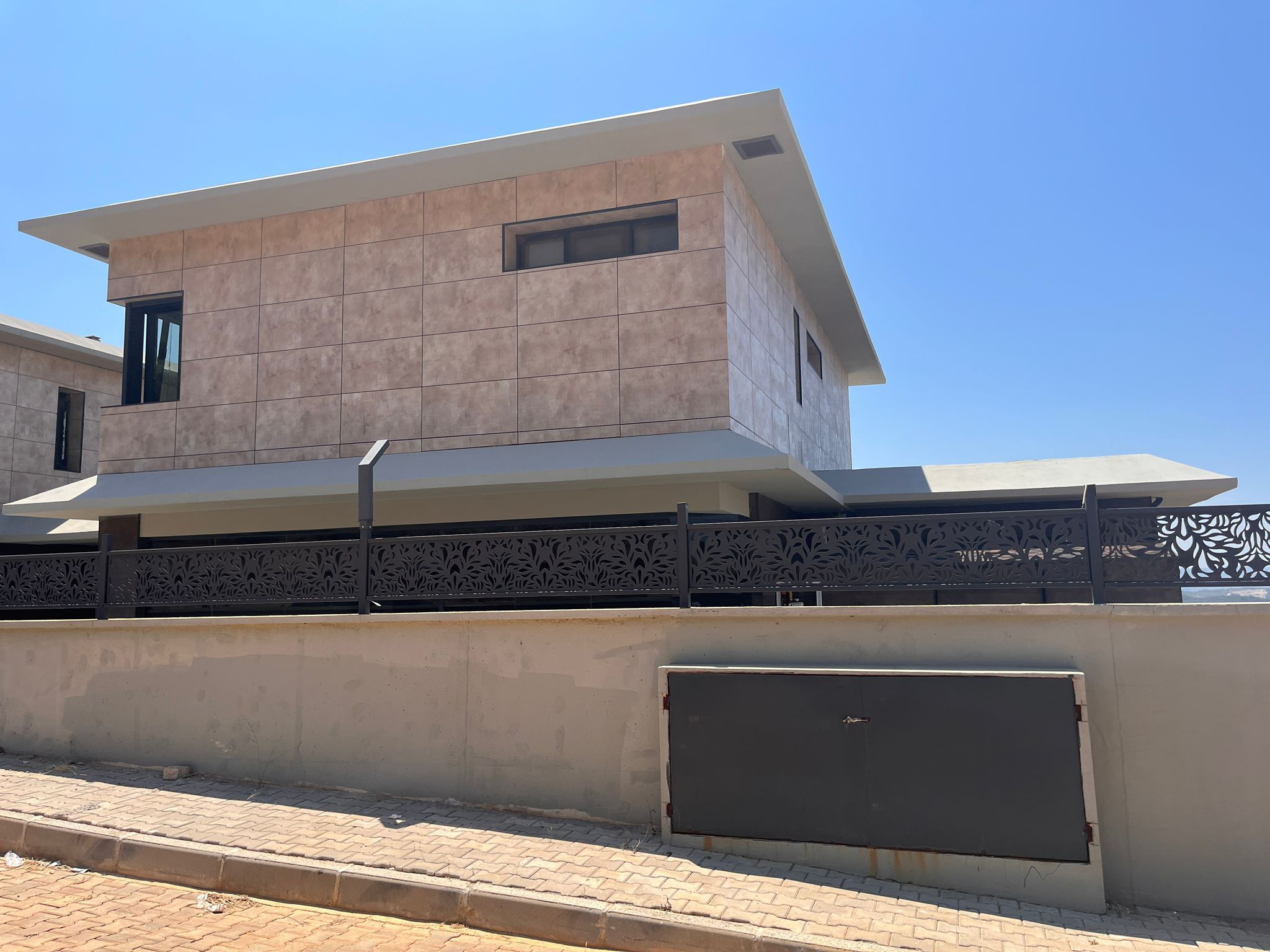 Ege Üniversitesi Yolsuzluk Operasyonu'nda 199 Mal Varlığına El Konuldu