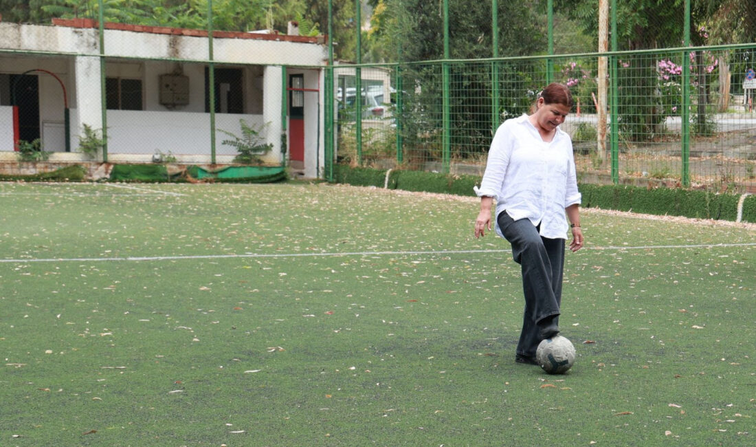 Foça Belediyespor Halı Saha Hamlesiyle Gençlere Büyük Müjde Foça Belediyespor'a devredilecek halı saha, gençler için yeni spor merkezi