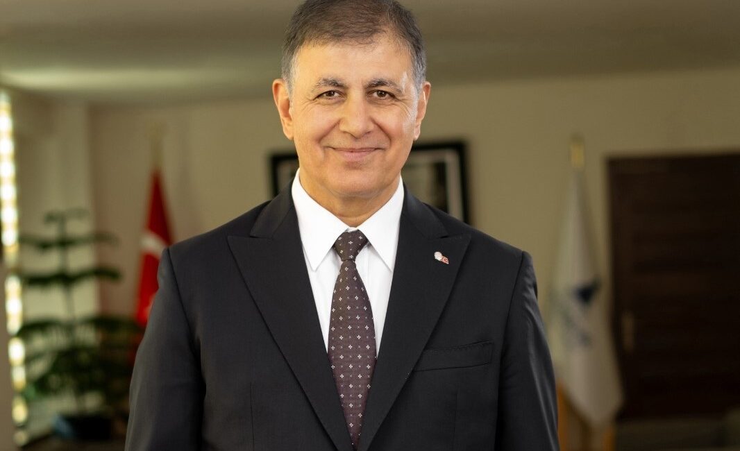 İzmir Büyükşehir Belediye Başkanı Dr. Cemil Tugay dünya devlerinin başkanı