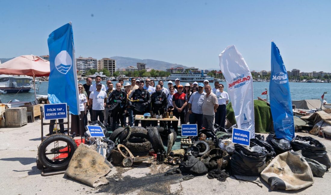 Bostanlı'da denizden çıkanlar şaşkına çevirdi! Lastik, masa ve klozet kapağı