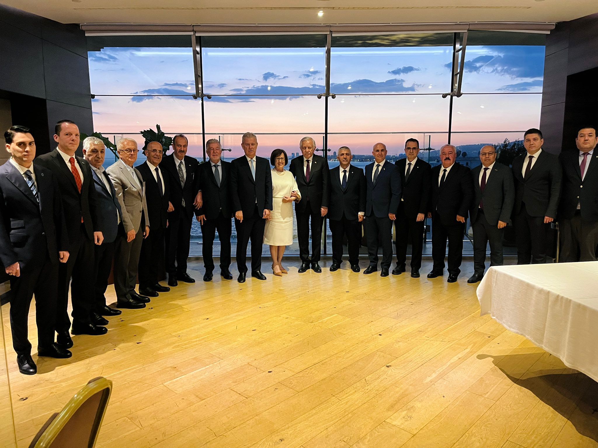 MHP İzmir Zirvesi