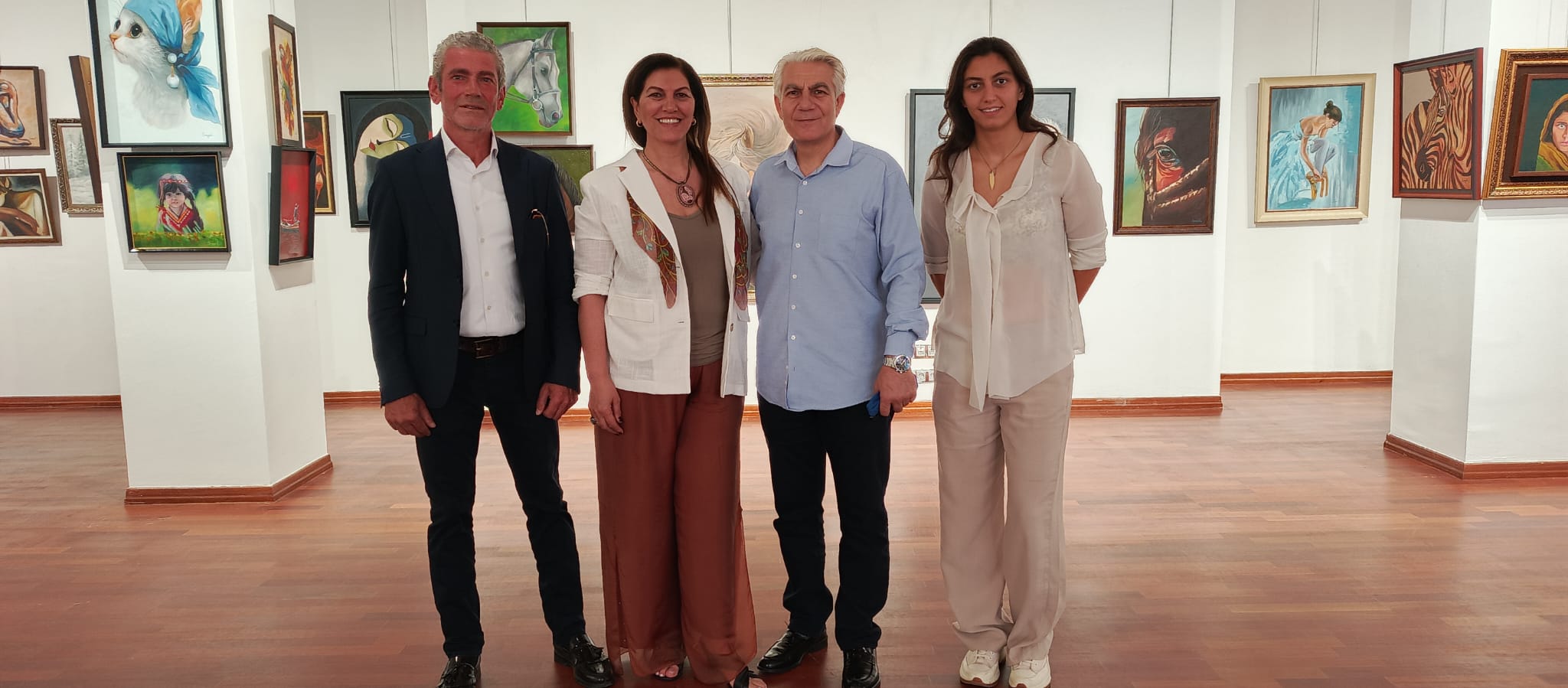 Sessiz Diyaloglar Sergisi İzmir’de Sanatseverleri Büyülüyor