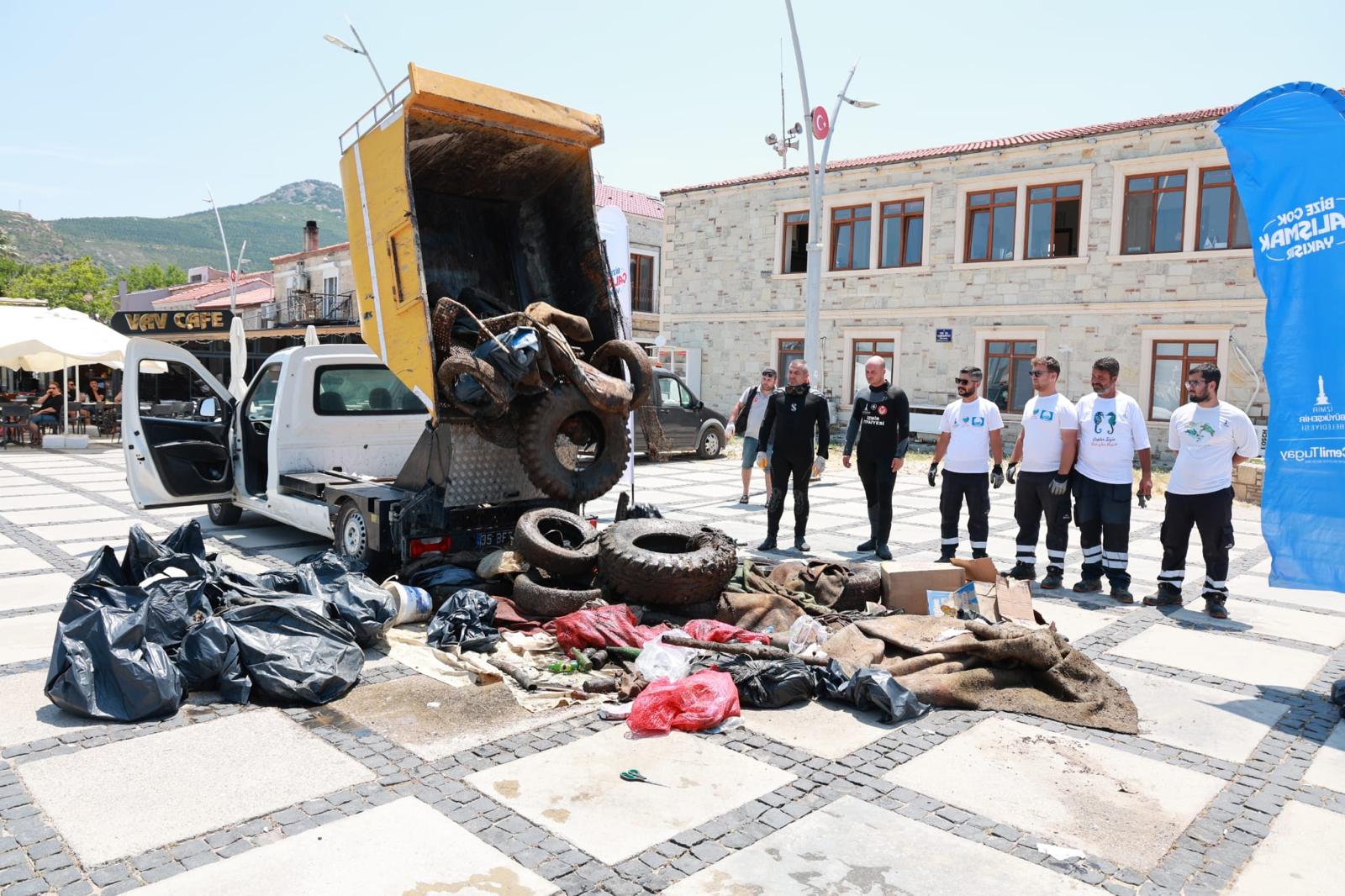 Yeni Foça Deniz Temizliği