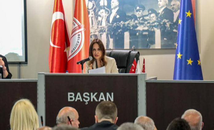 Karşıyaka Meclisi’nde KENT A.Ş kararı tartışma yarattı. AK Parti ve