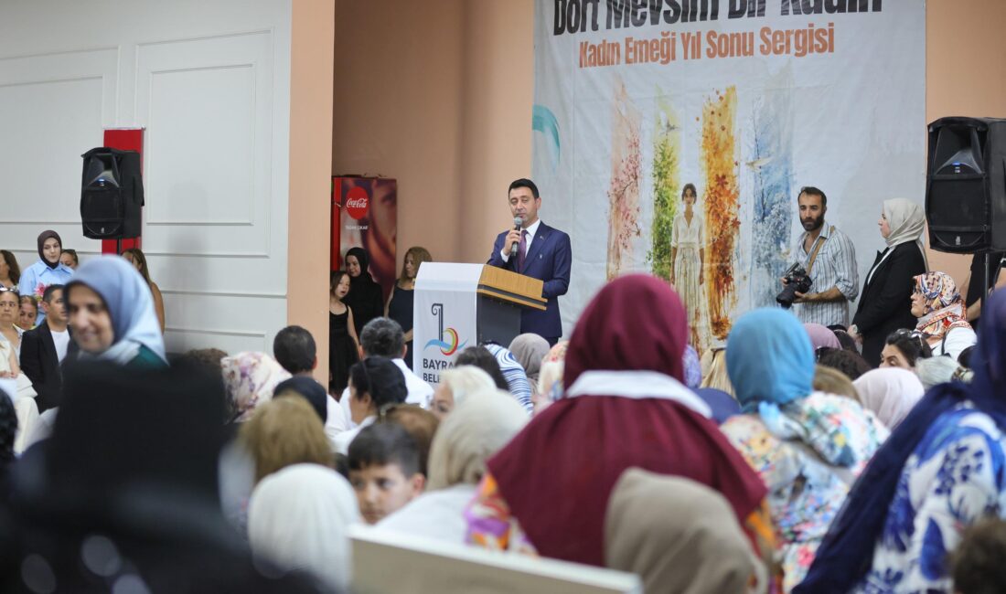 İzmir Bayraklı Belediyesi Üreten Kadınların Dev Eserlerini Sergiledi Bayraklı'da bin 50 kadının ürettiği 6 bin eser sergilendi! Başkan