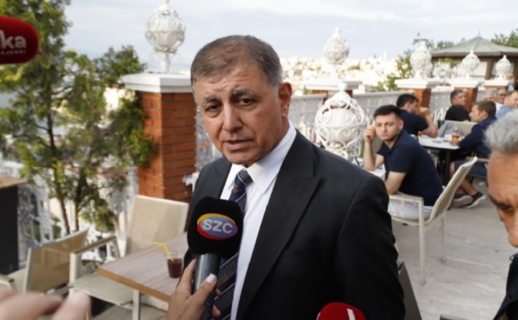 İzmir Büyükşehir Belediye Başkanı Cemil Tugay CHP'den istifa ettiğini açıkladı!