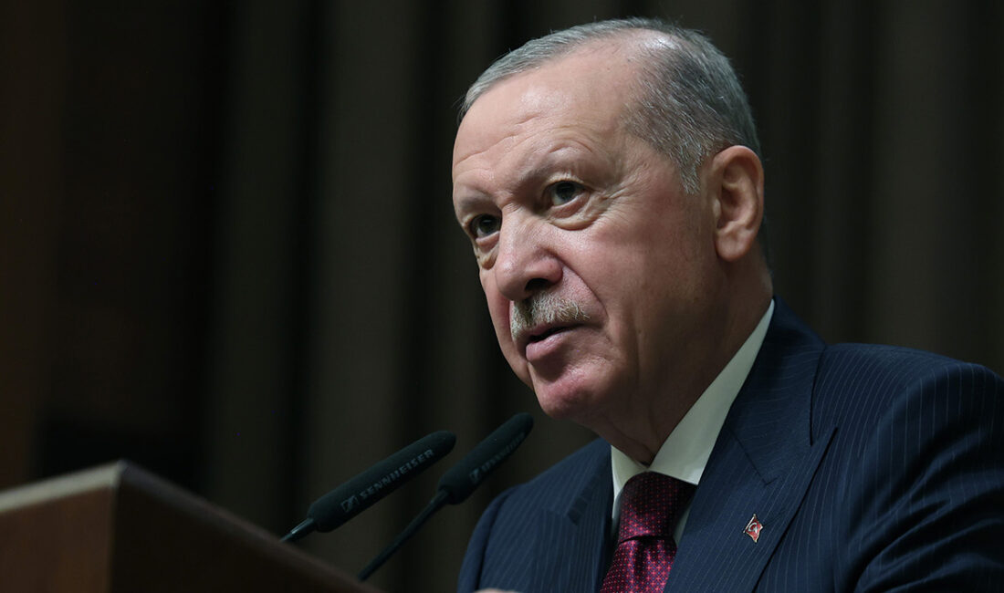 Cumhurbaşkanı Erdoğan’dan CHP’ye ‘Mutlak Butlan’ Salgısı: “Kurultayı Mahkemeye Götürenler Kendileridir” Cumhurbaşkanı Erdoğan'dan CHP'deki 'mutlak butlan' kararına ilk yorum: "Koltuk savaşının