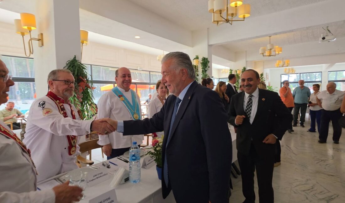 İzmir Esnaf ve Sanatkarlar Odaları Birliği (İESOB) tarafından düzenlenen "Klasik