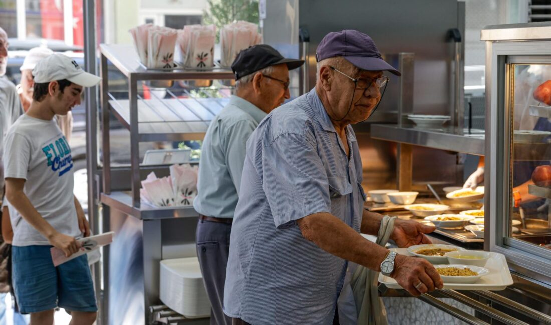 İzmir Büyükşehir Belediyesi, Kent Lokantaları’nın 7. şubesini Konak Levent Mahallesi'nde