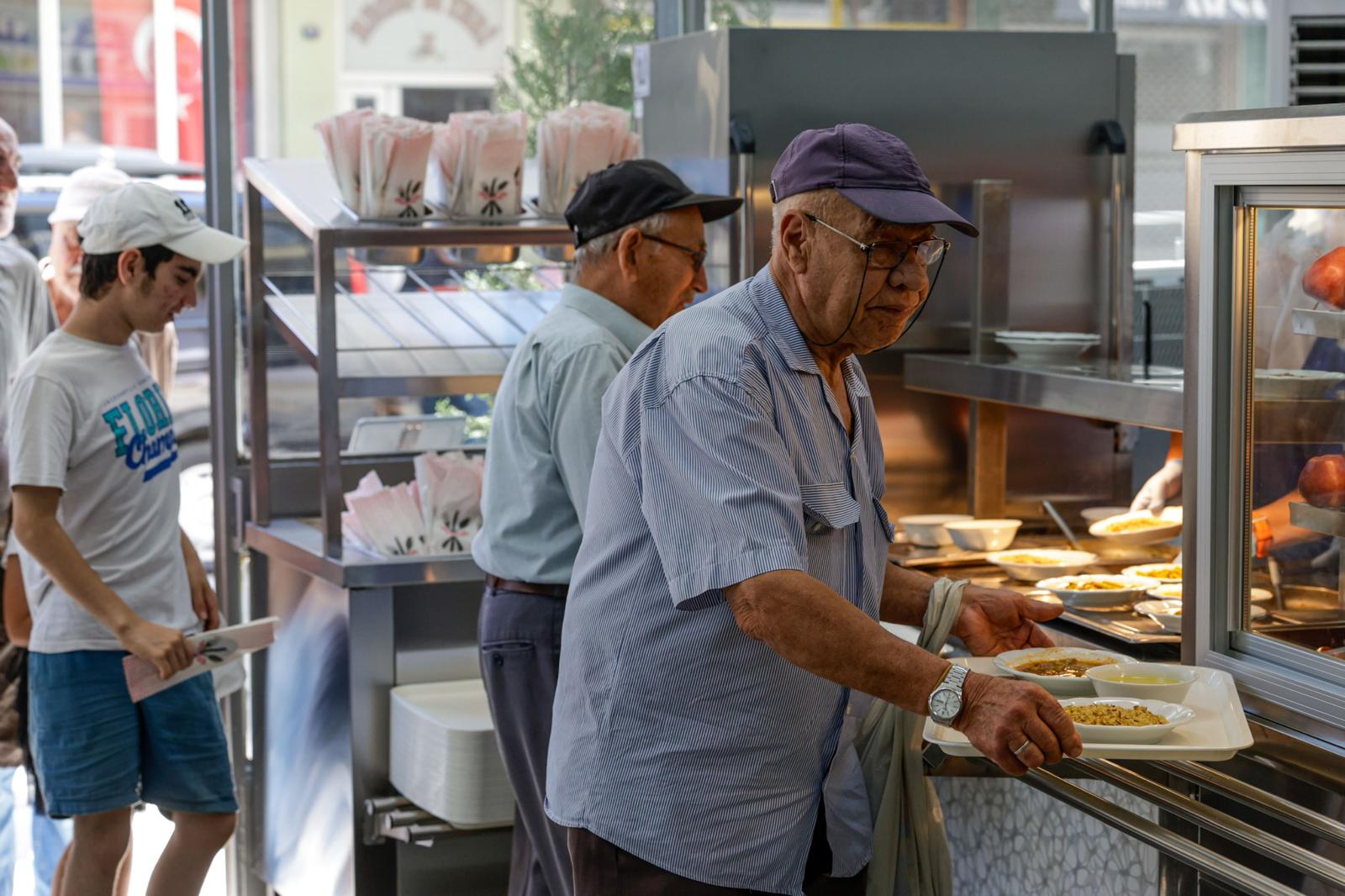 İzmir Büyükşehir Belediyesi, Kent Lokantaları’nın 7. şubesini Konak Levent Mahallesi'nde
