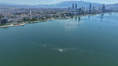 İzmir Körfezi'nde dron denetimlerine takılan 14'üncü kirlilik skandalı bardağı taşırdı.