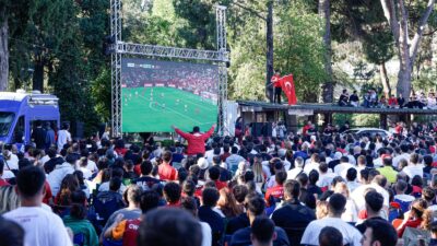 2026 Dünya Kupası coşkusu İzmir meydanlarında dev ekranlarla başladı! Avustralya