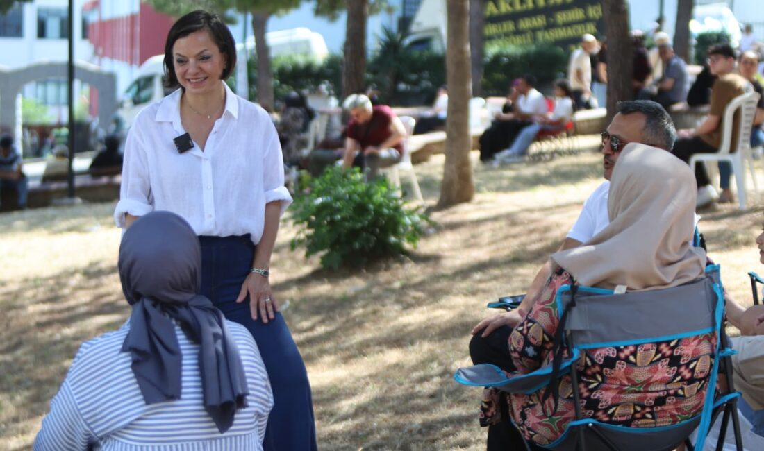 Karabağlar Belediyesi YKS maratonunda öğrenci ve velilerin sınav heyecanına ortak