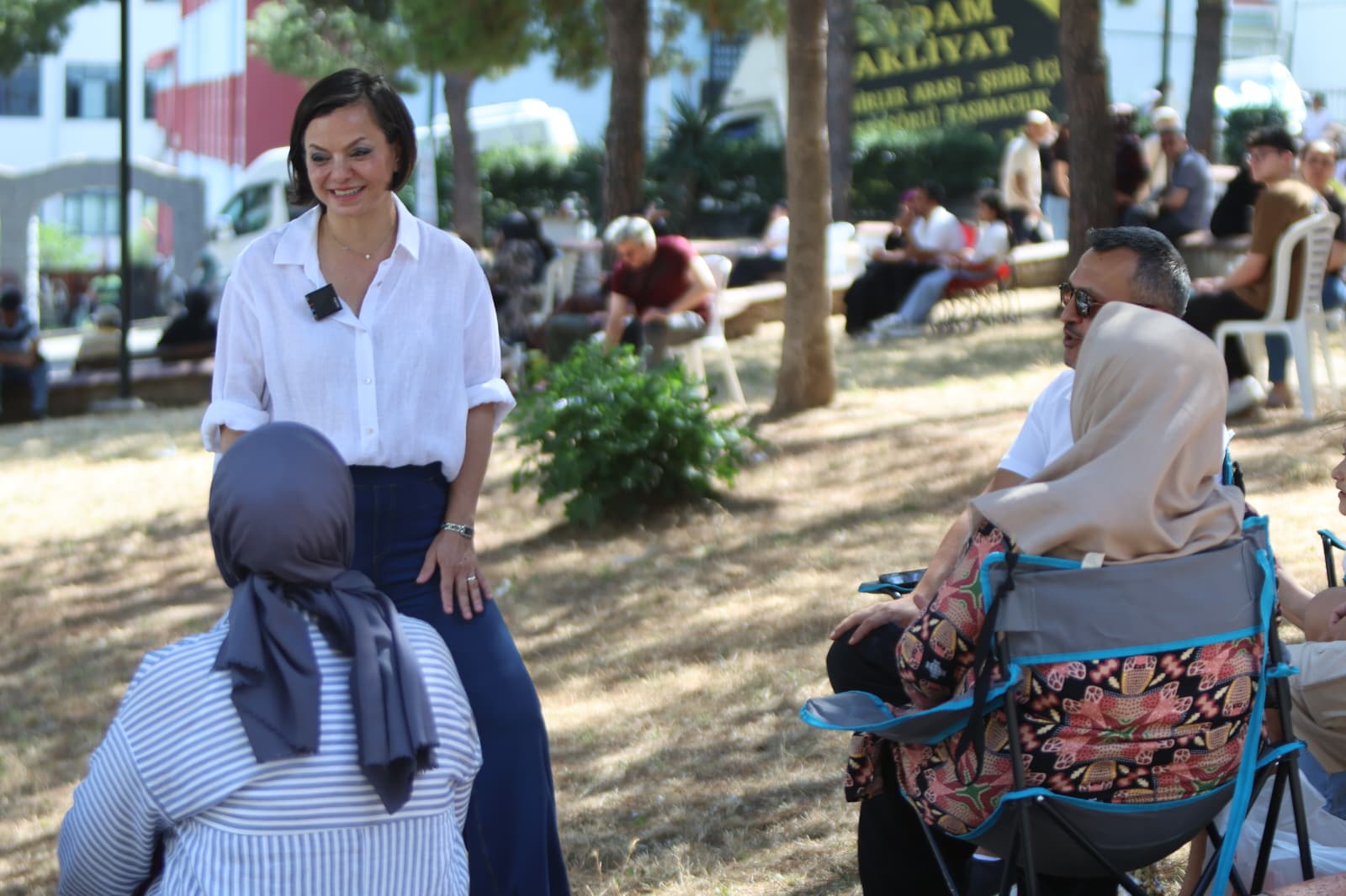 Karabağlar Belediyesi YKS maratonunda öğrenci ve velilerin sınav heyecanına ortak