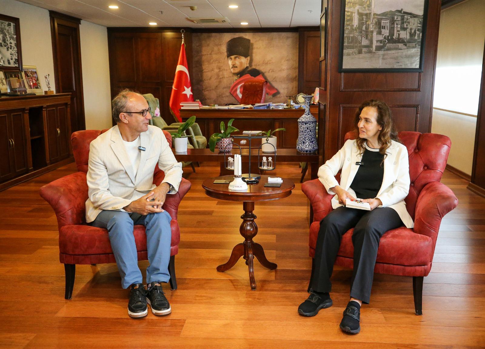 Karşıyaka Belediyesi'nin uluslararası fotoğraf yarışmasında şampiyonluk ödülü İzmir'e geldi! İşte